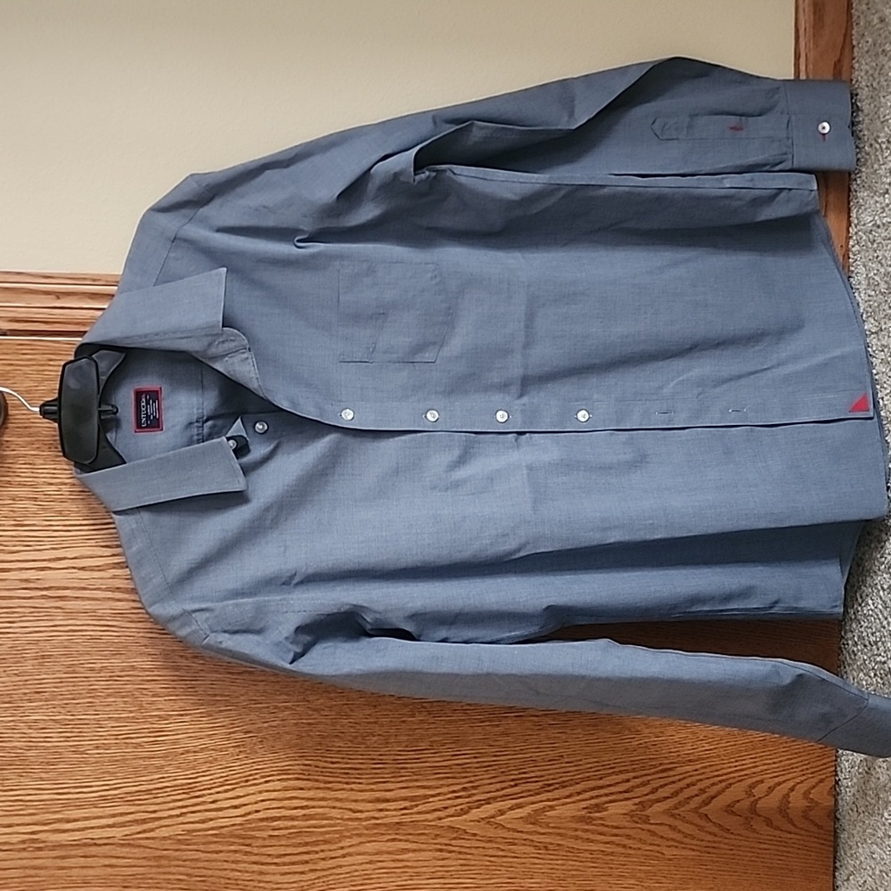 Untuckit mens dress shirt